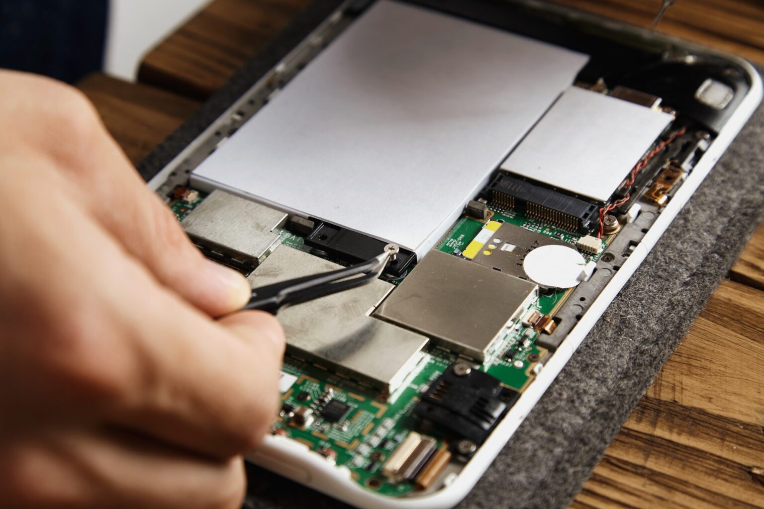 Electronic repair service